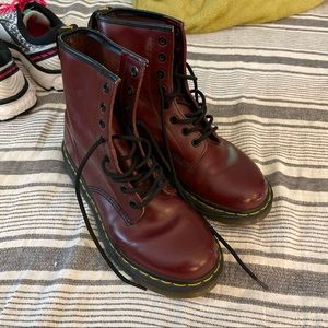 1460 SMOOTH LEATHER LACE UP BOOTS Cherry Red